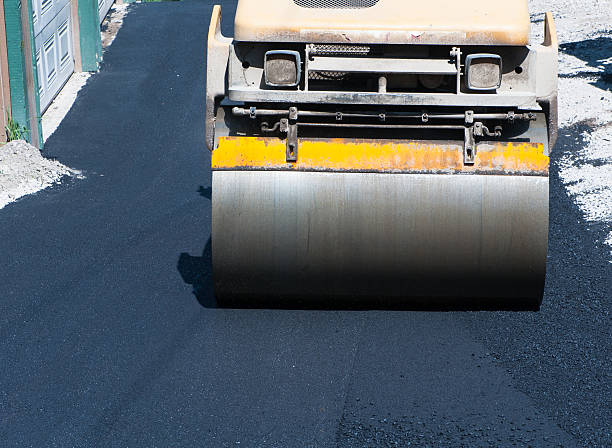 Best Recycled Asphalt Driveway Installation  in Linntown, PA